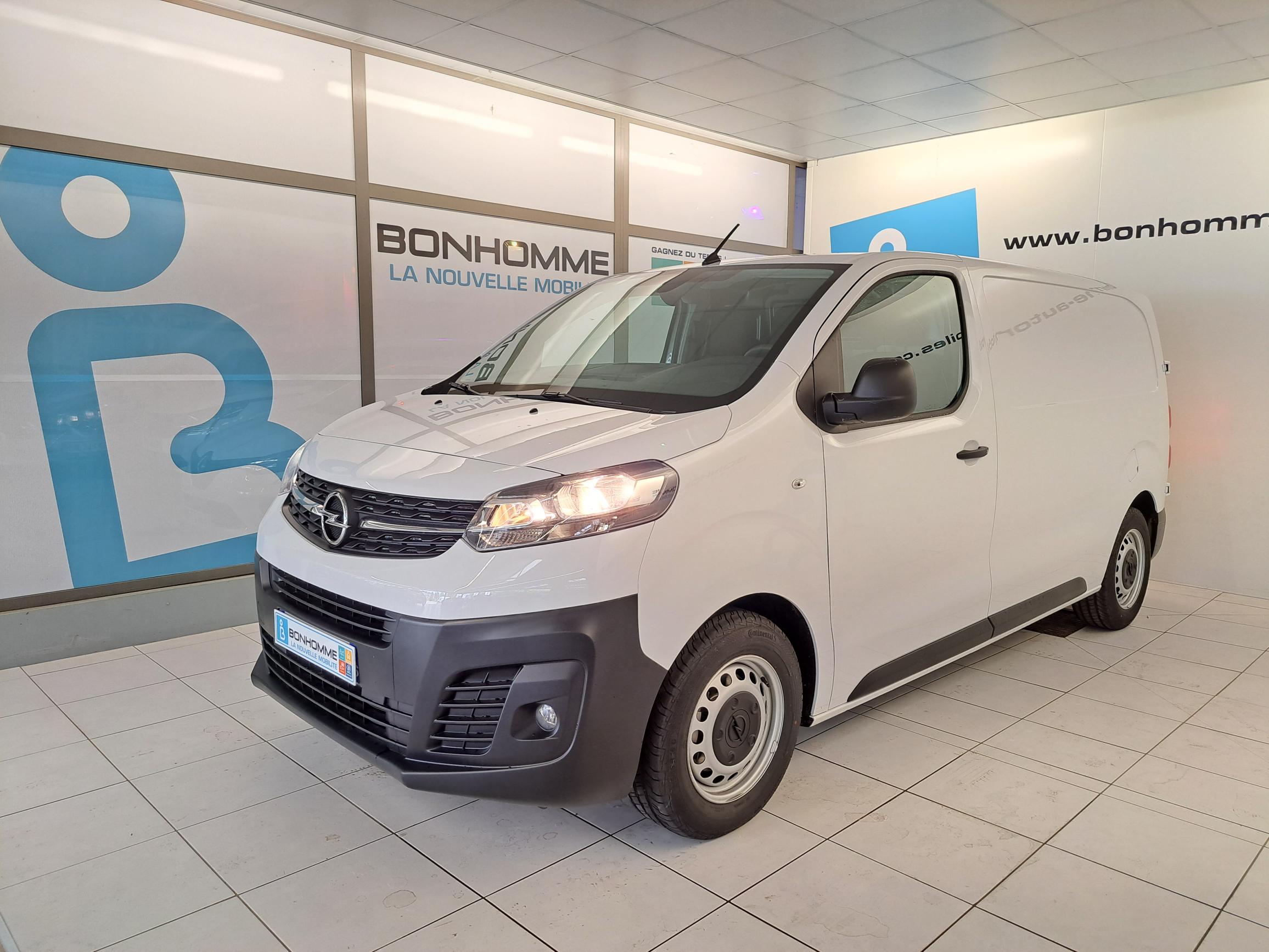 VIVARO FOURGON TAILLE M BLUEHDI 120 BVM6