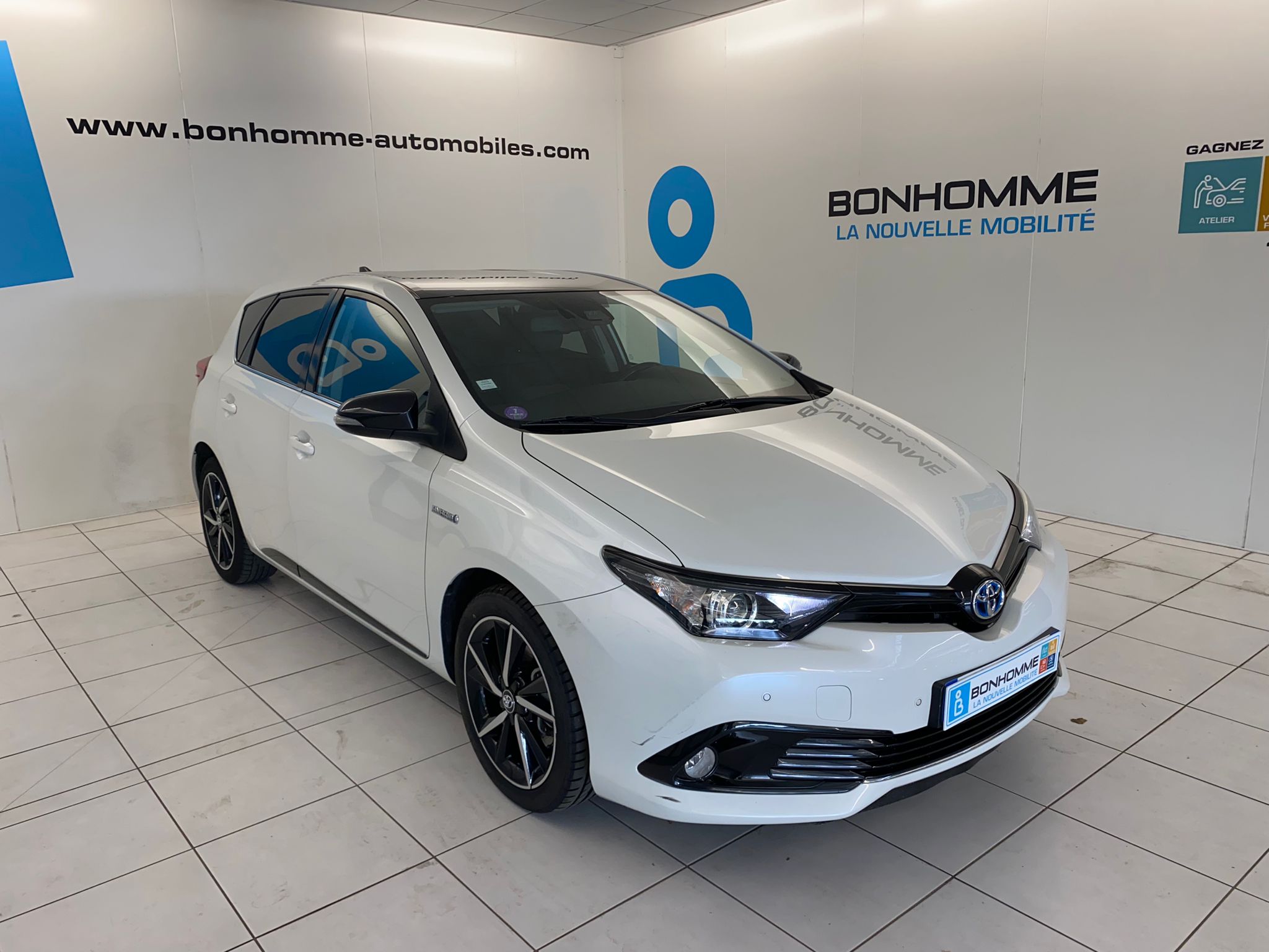 AURIS HYBRIDE MC 136H COLLECTION RC18